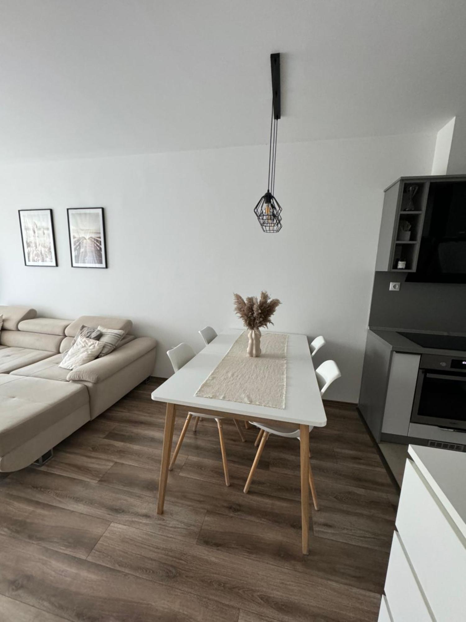 Lelle Resort Apartman Balatonlelle Bagian luar foto