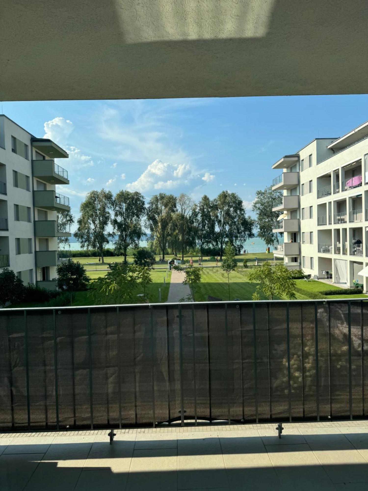 Lelle Resort Apartman Balatonlelle Bagian luar foto